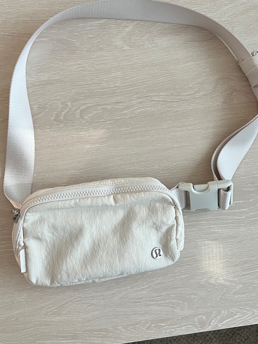 lululemon athletica small cream crossbody belt bag
